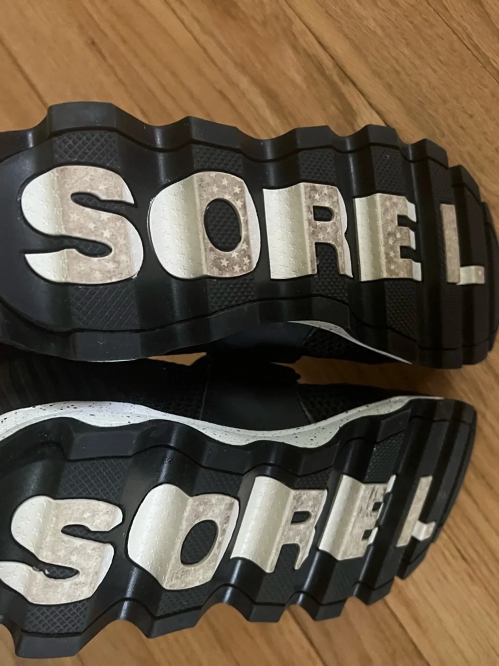Sorel Kinetic Sneak in Black with sea salt Size 9 - Picture 7 of 8